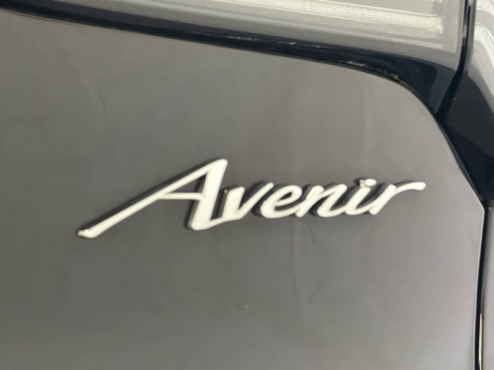 Used 2024 Buick Encore GX Avenir w/ Avenir Convenience Package FWD image 7