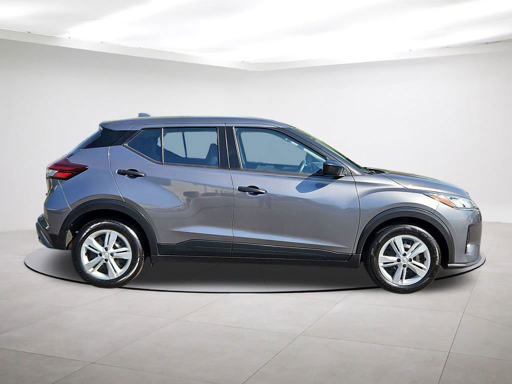 Used 2024 Nissan Kicks S image 8
