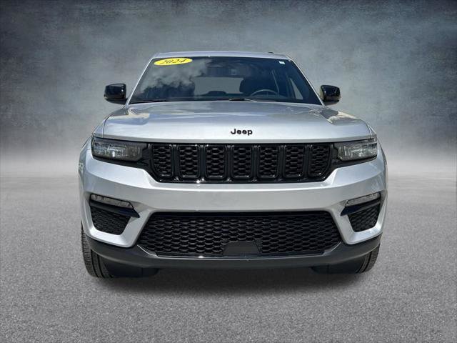 Certified 2024 Jeep Grand Cherokee Limited w/ Black Appearance Package image 2