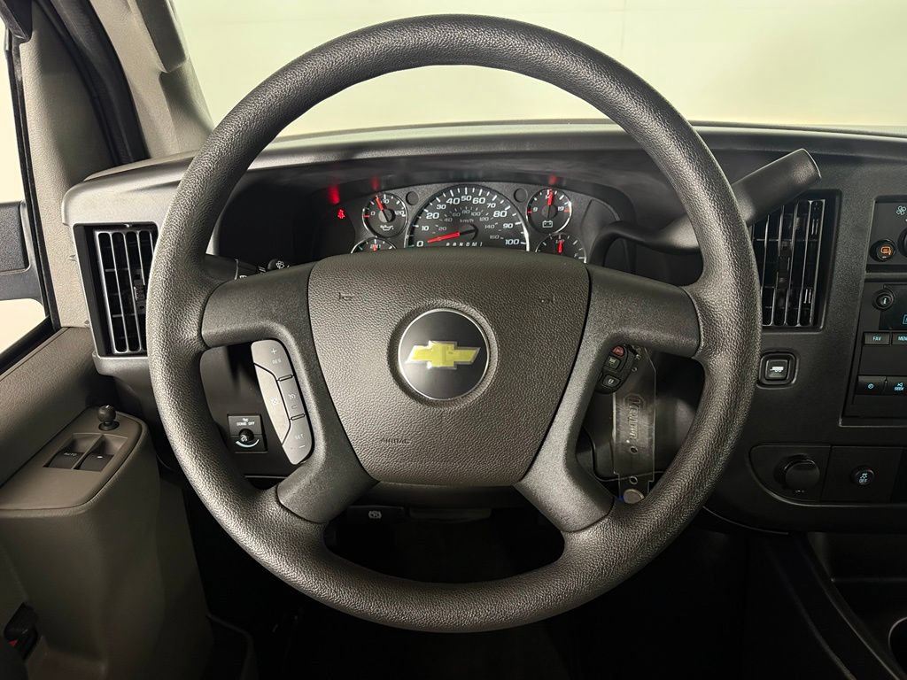 Used 2025 Chevrolet Express 3500 LT w/ LT Preferred Equipment Group RWD image 13
