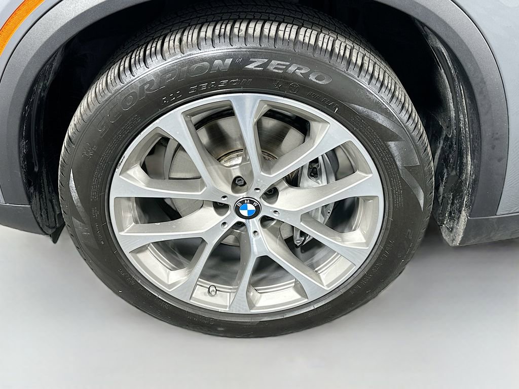 Certified 2024 BMW X5 xDrive40i w/ Parking Assistance Package image 32
