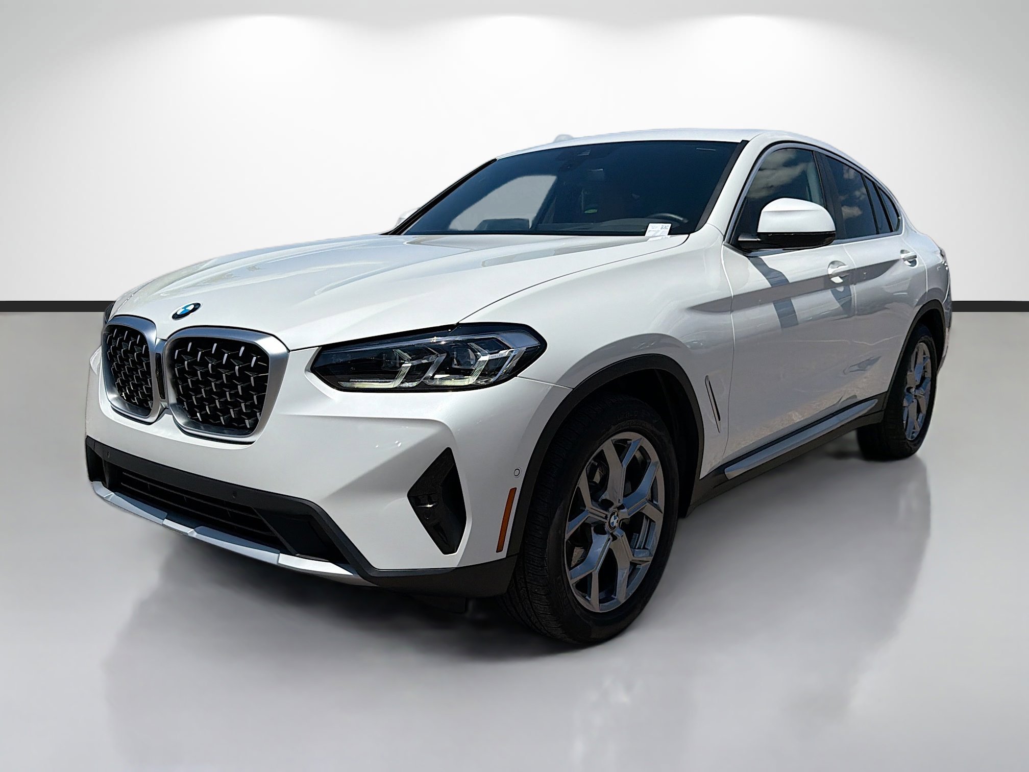 Used 2025 BMW X4 xDrive30i AWD/4WD image 7