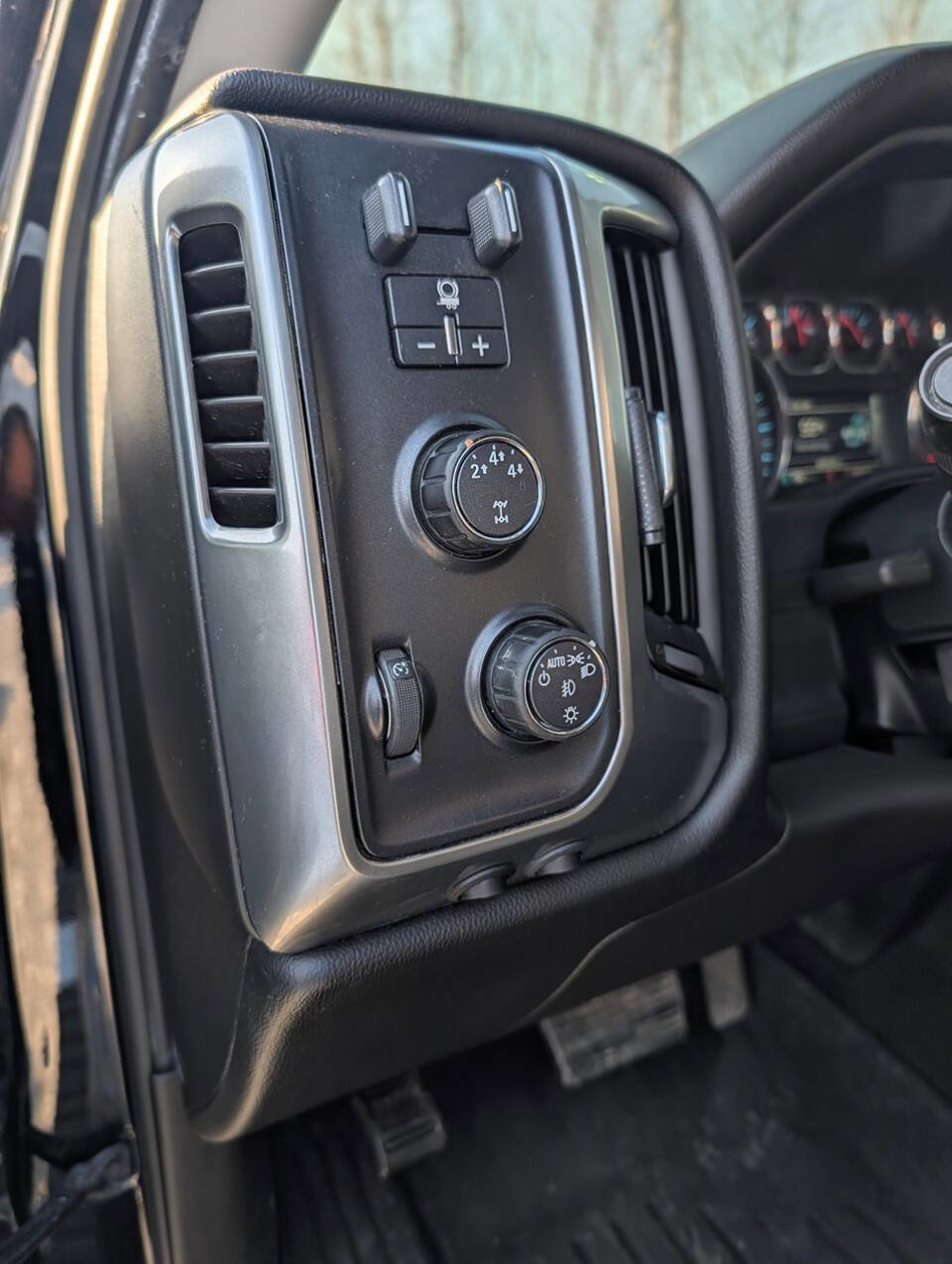 Used 2016 Chevrolet Silverado 2500 LT w/ LT Convenience Package image 22