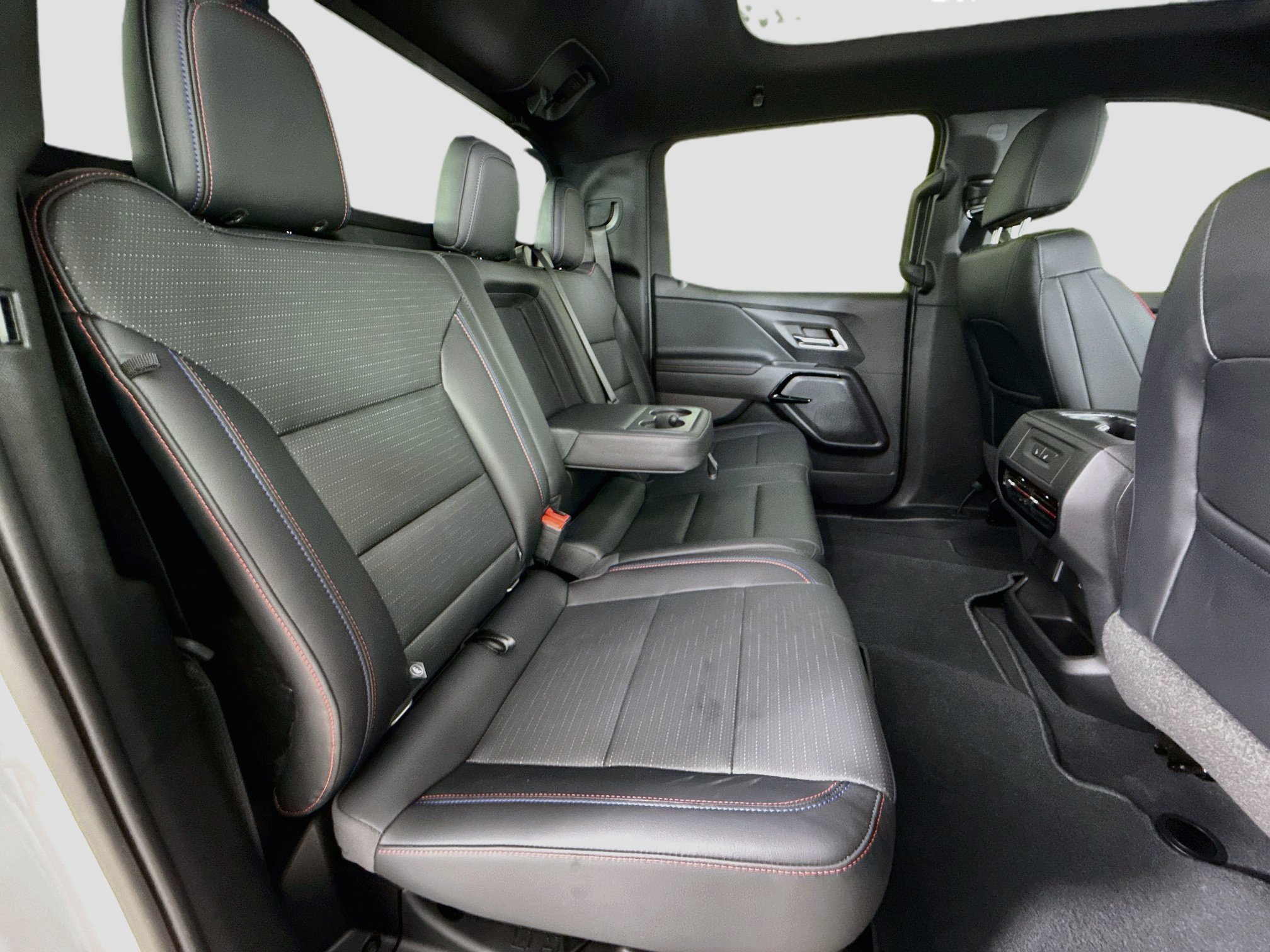 Used 2025 Chevrolet Silverado EV RST AWD/4WD image 30