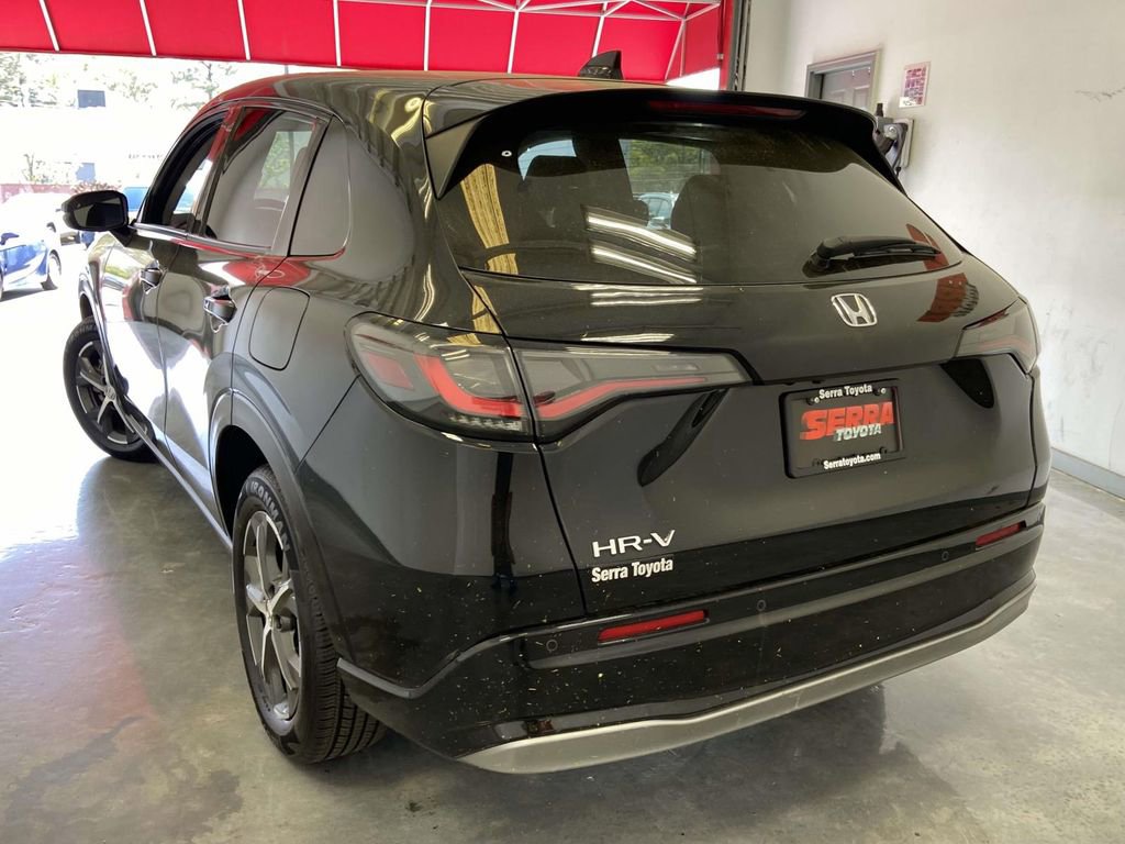 Used 2023 Honda HR-V EX-L image 5