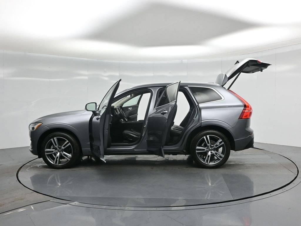 Used 2020 Volvo XC60 T5 Momentum w/ Protection Package Premier image 40
