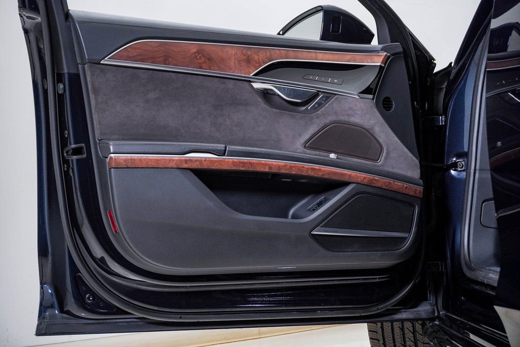 Used 2020 Audi A8 L 4.0T w/ Sport Plus Package image 28