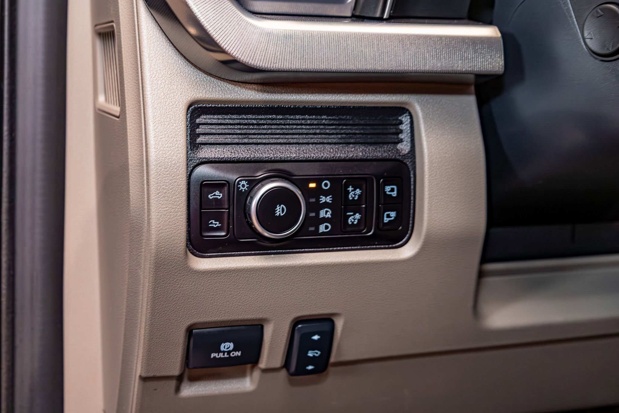 Used 2026 Ford F350 Platinum w/ Platinum Plus Package image 17