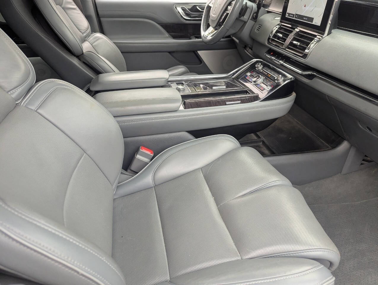 Used 2019 Lincoln Navigator L Reserve w/ Cargo Package AWD/4WD image 11