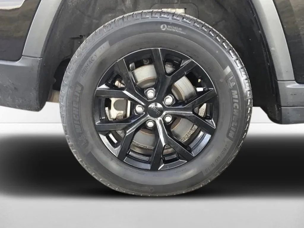 Used 2024 Jeep Grand Cherokee L Laredo image 26