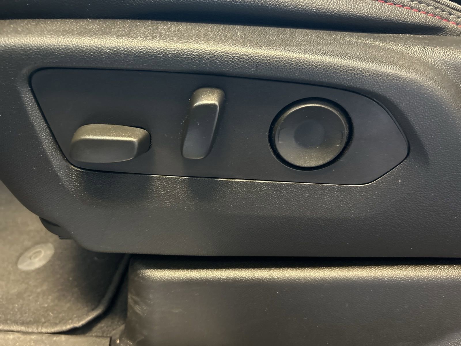 Used 2023 Chevrolet Suburban RST image 18