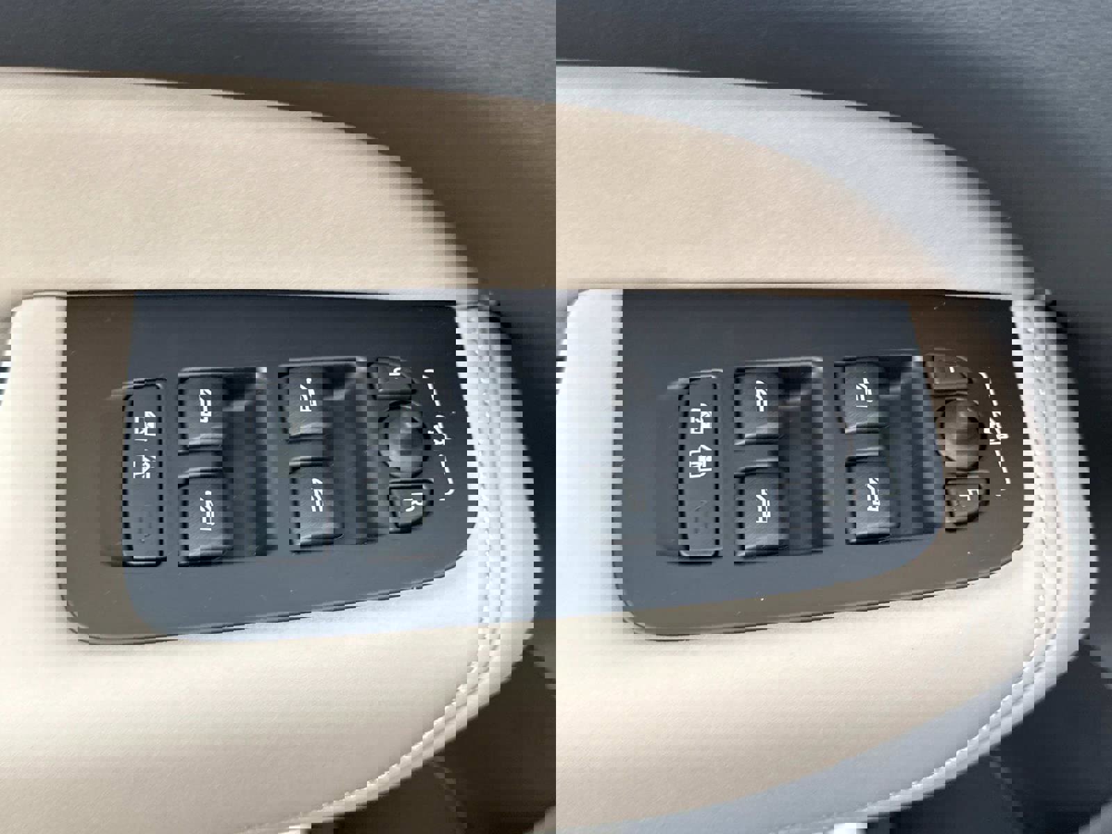 New 2026 Volvo XC60 B5 Plus w/ Climate Package image 16