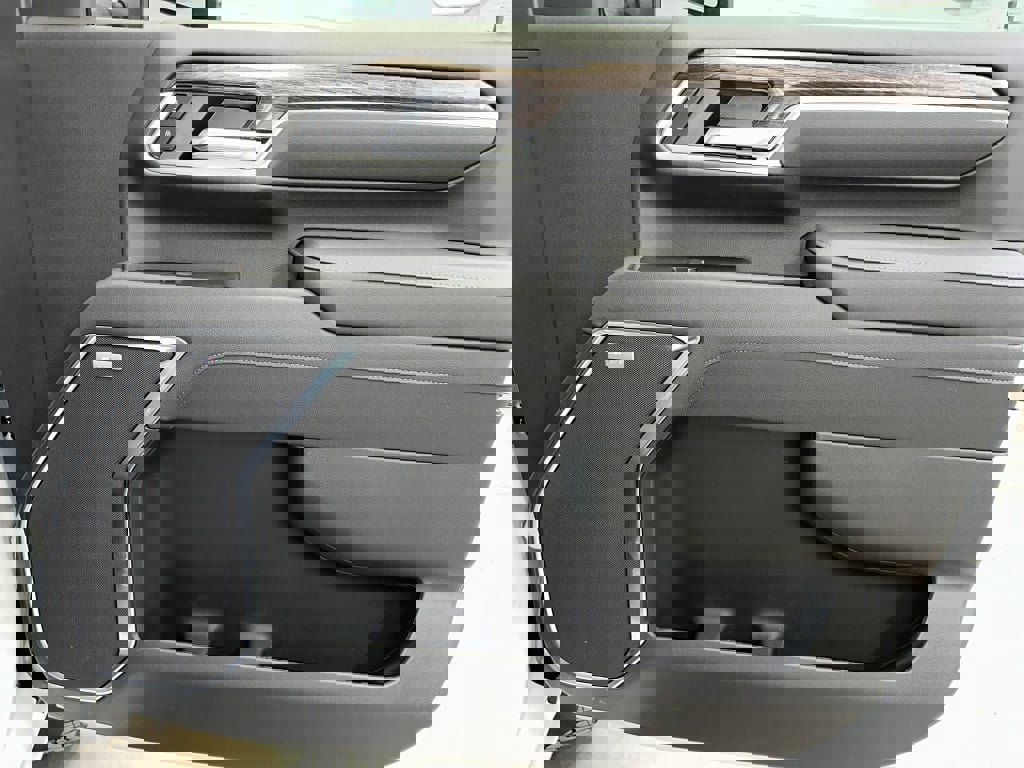 Certified 2026 Chevrolet Silverado 2500 LTZ w/ LTZ Premium Package image 34