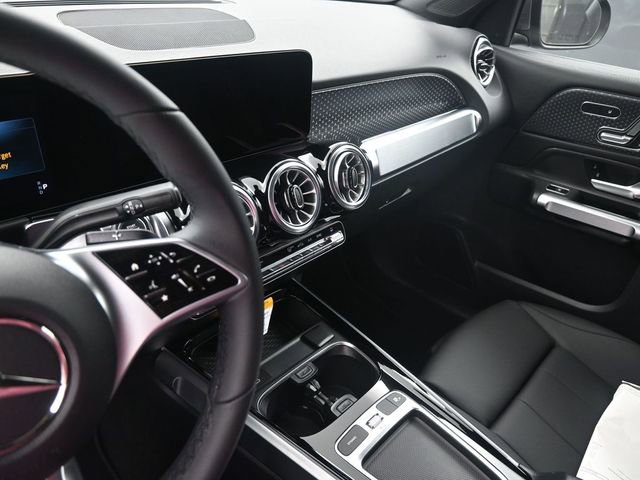 New 2025 Mercedes-Benz GLB 250 image 31