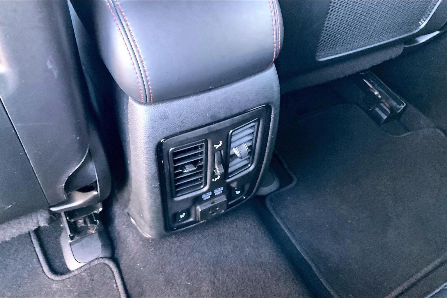 Used 2024 Dodge Durango GT image 35