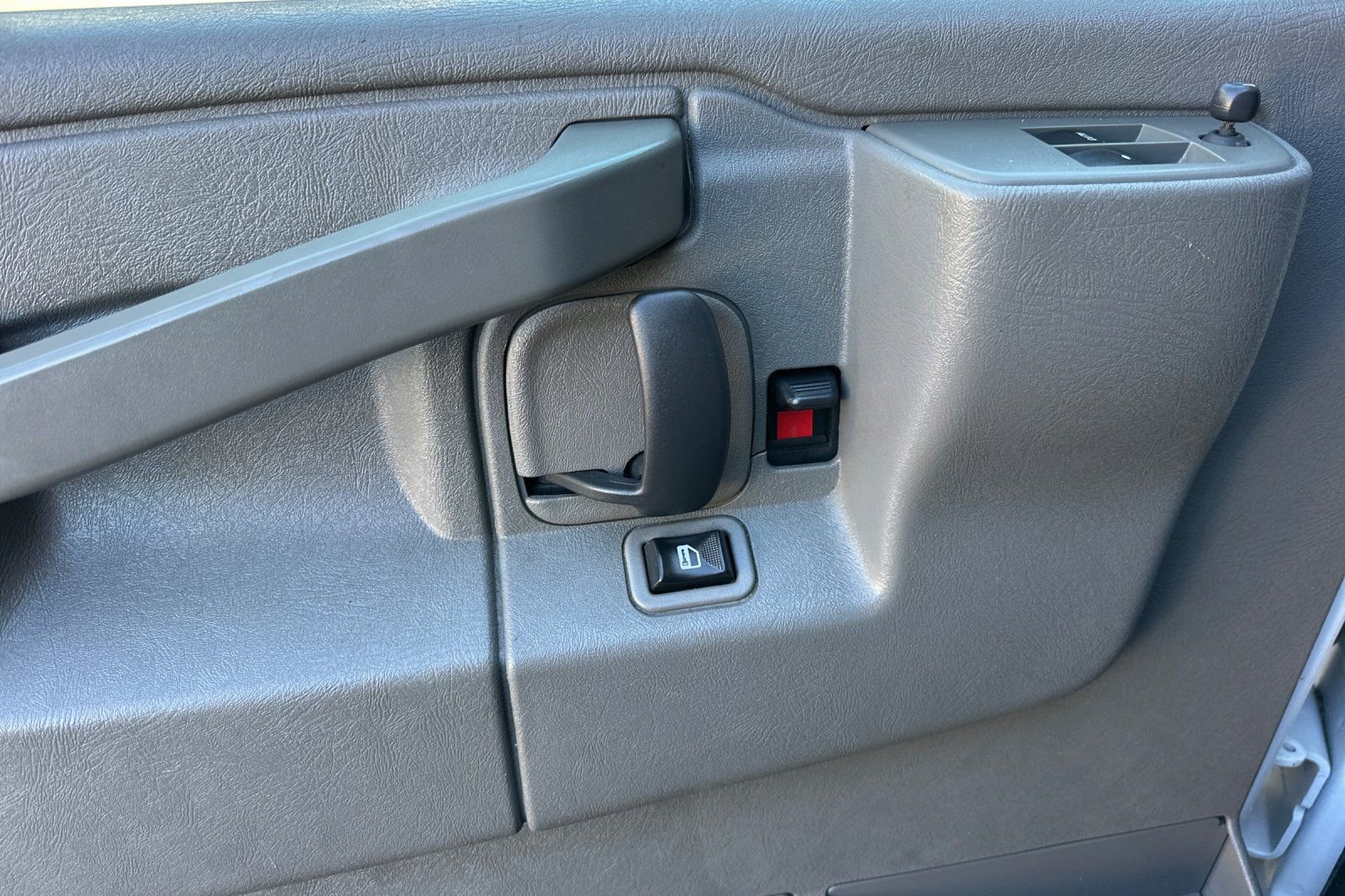 Certified 2019 Chevrolet Express 3500 LT w/ LT Preferred Equipment Group image 11