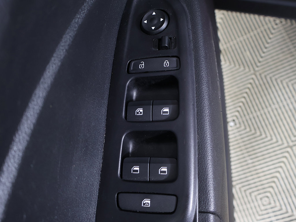 Certified 2024 Hyundai Venue SEL FWD image 31