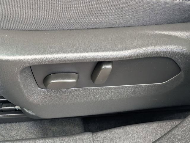 Used 2023 Buick Envision Essence image 27