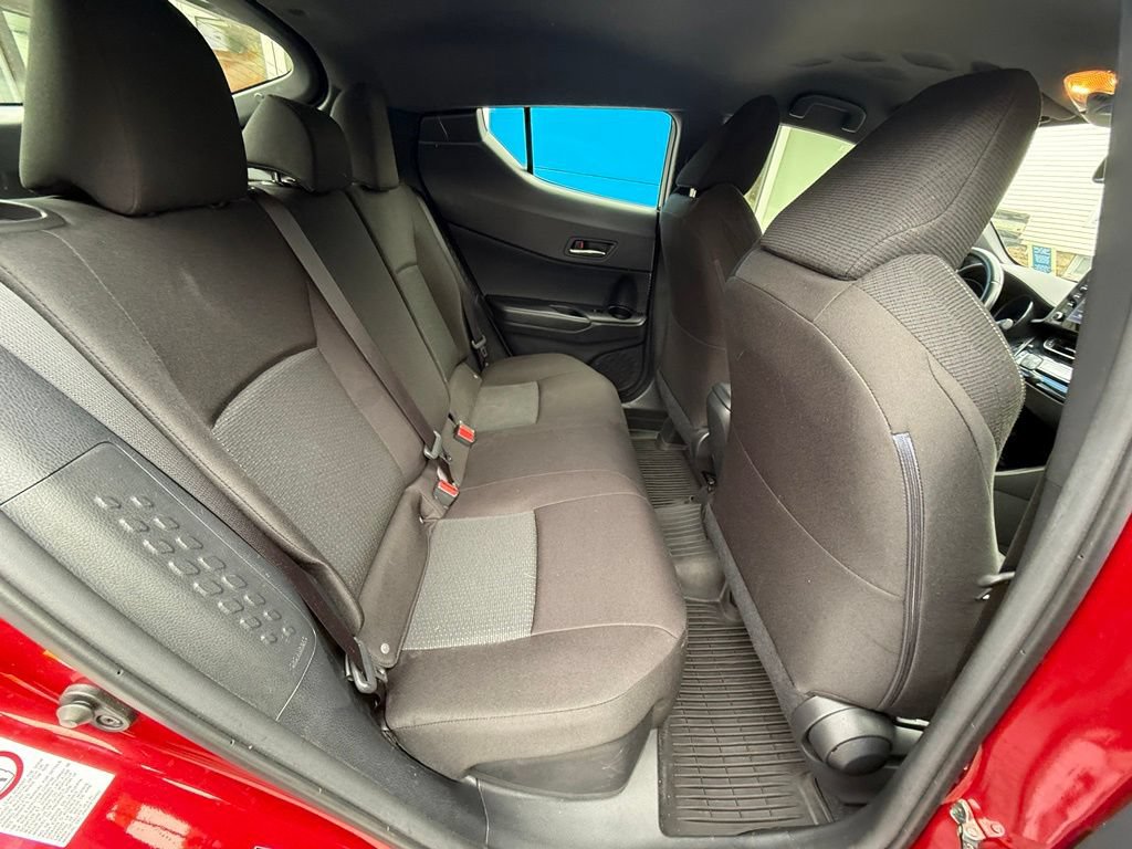Used 2019 Toyota C-HR XLE FWD image 32