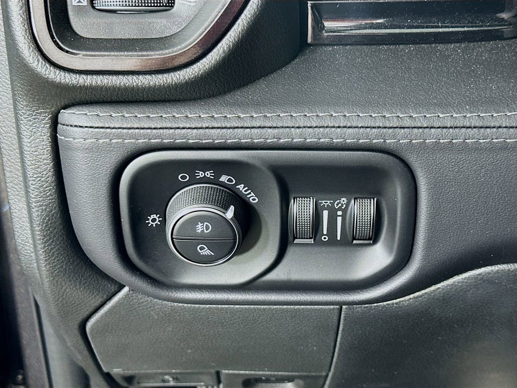 Used 2024 RAM 2500 Limited image 22