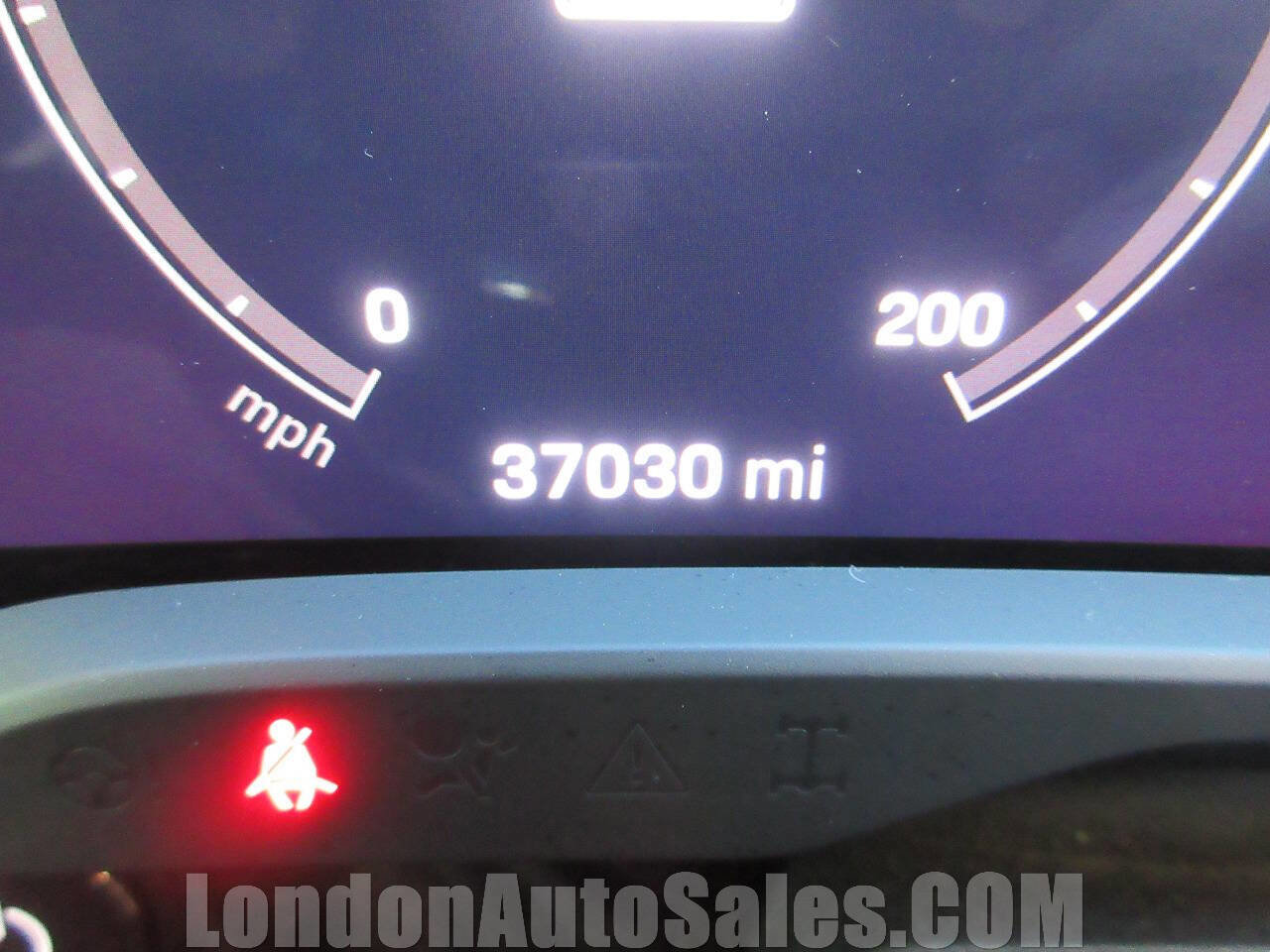 Used 2021 Porsche Taycan image 9