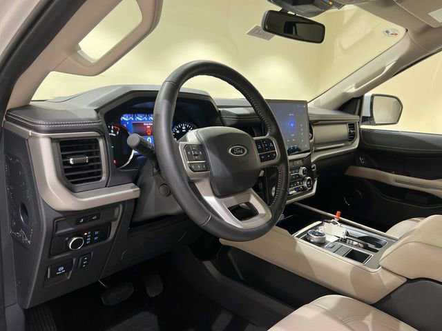 Certified 2024 Ford Expedition XLT RWD image 9