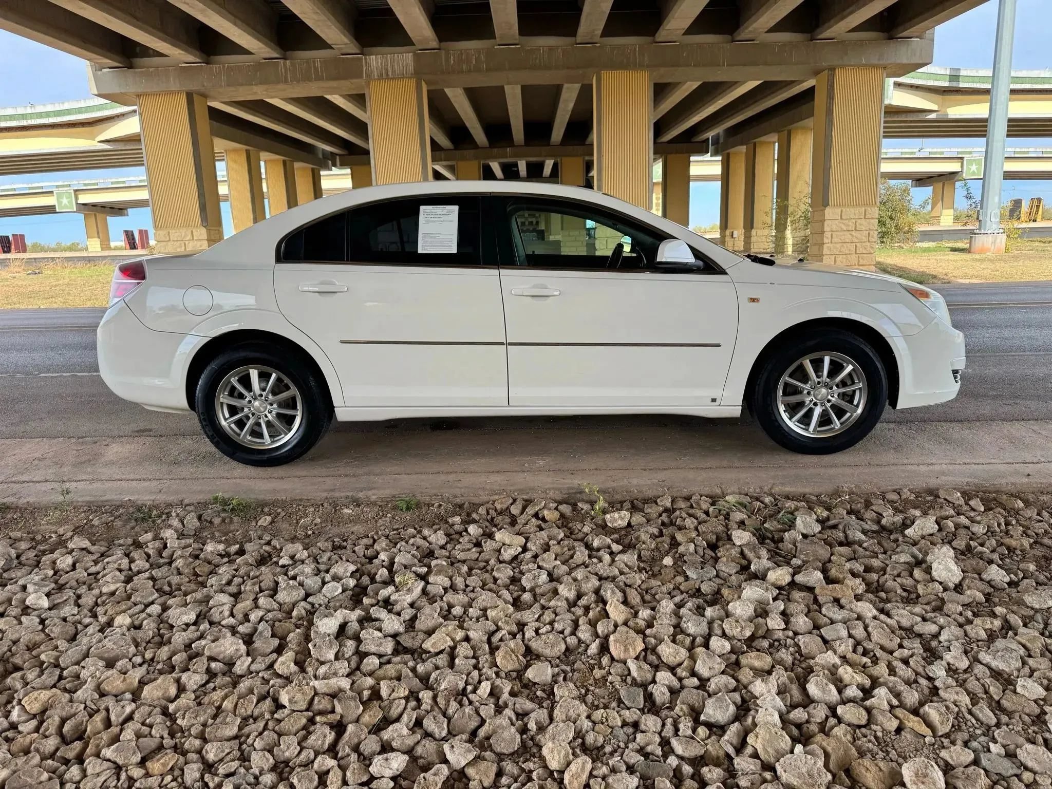 Used 2008 Saturn Aura XE FWD image 2