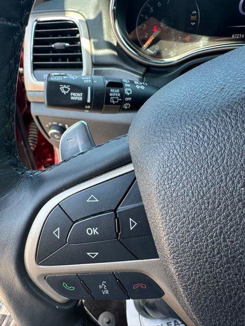 Used 2016 Jeep Grand Cherokee Laredo AWD/4WD image 24
