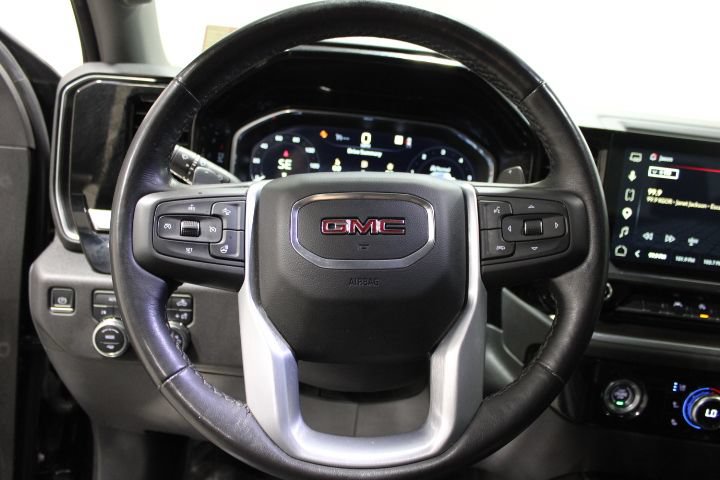 Used 2022 GMC Sierra 1500 SLT w/ SLT Convenience Package AWD/4WD image 38