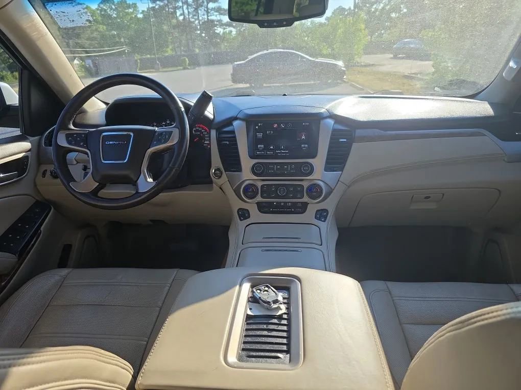 Used 2015 GMC Yukon Denali w/ Open Road Package image 10