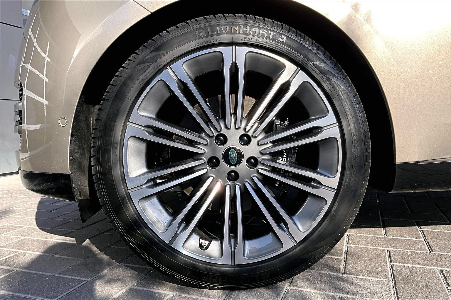 Certified 2024 Land Rover Range Rover SE AWD/4WD image 8