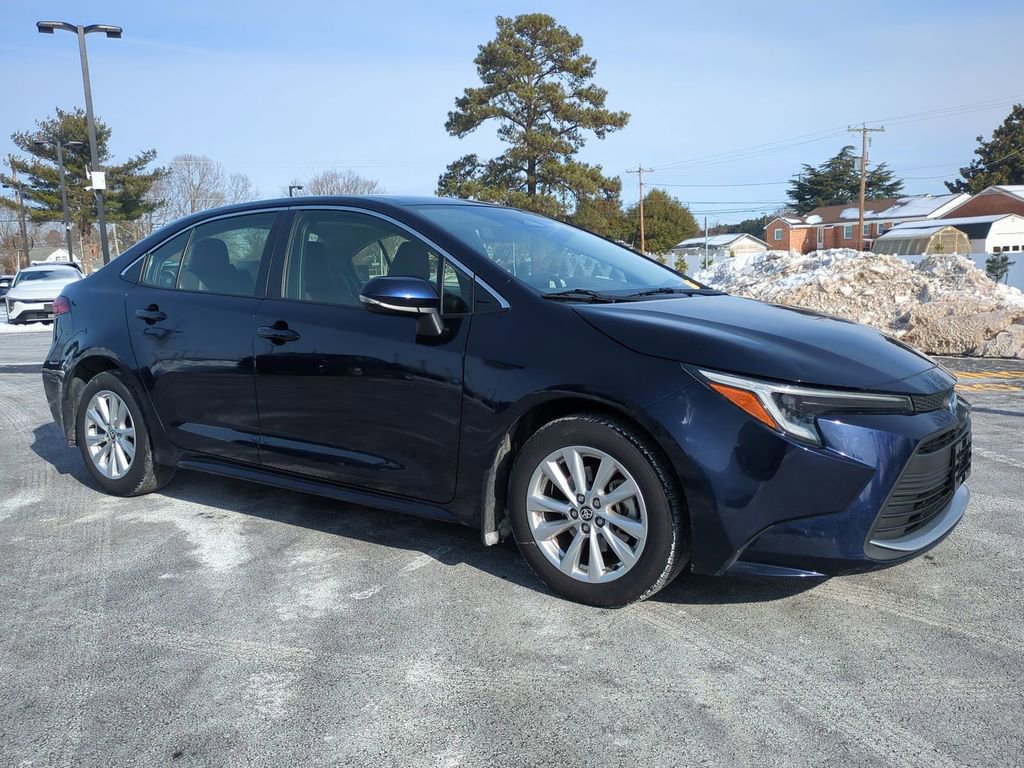 Used 2024 Toyota Corolla XLE image 2