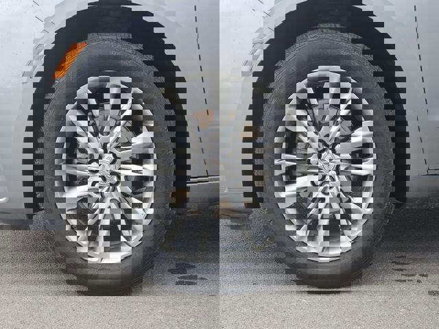 Used 2024 Buick Enclave Avenir w/ Avenir Technology Package image 13