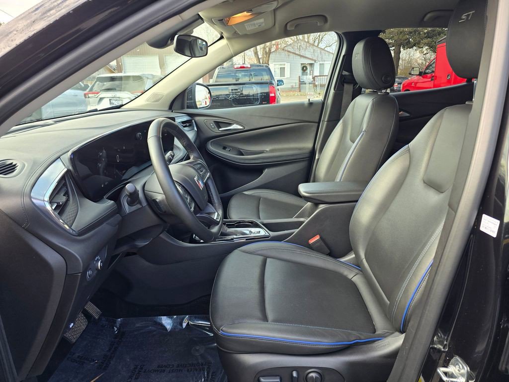 Used 2025 Buick Encore GX Sport Touring w/ Advanced Technology Package AWD/4WD image 21