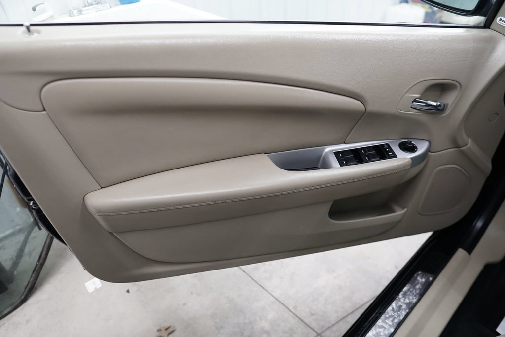 Used 2012 Chrysler 200 Limited FWD image 18
