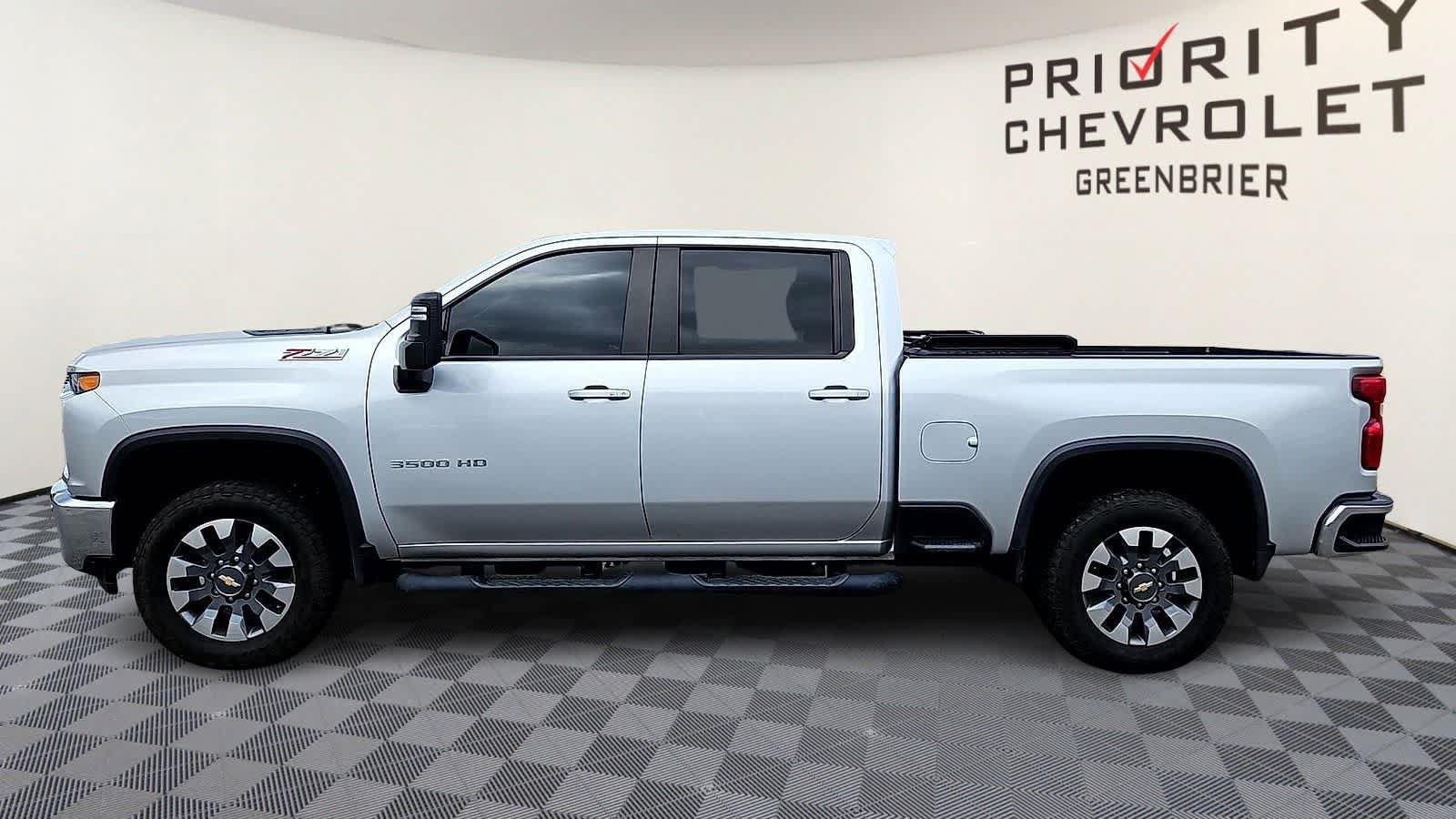Used 2023 Chevrolet Silverado 3500 LT w/ All Star Edition AWD/4WD image 5