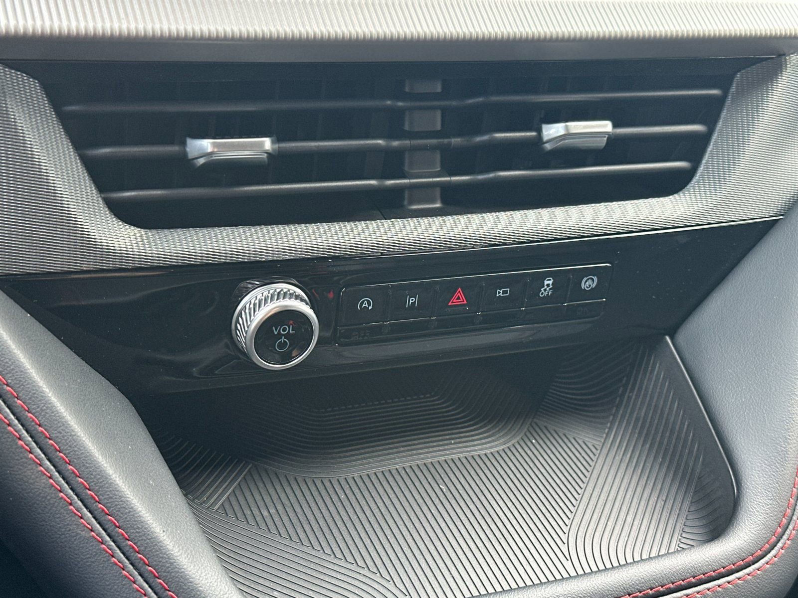 New 2026 Ford Explorer ST-Line w/ ST-Line Street Pack image 24