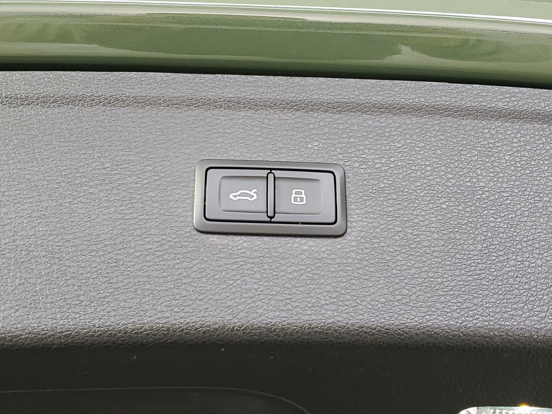 Certified 2025 Audi Q5 2.0T Premium w/ Convenience Plus Package image 22