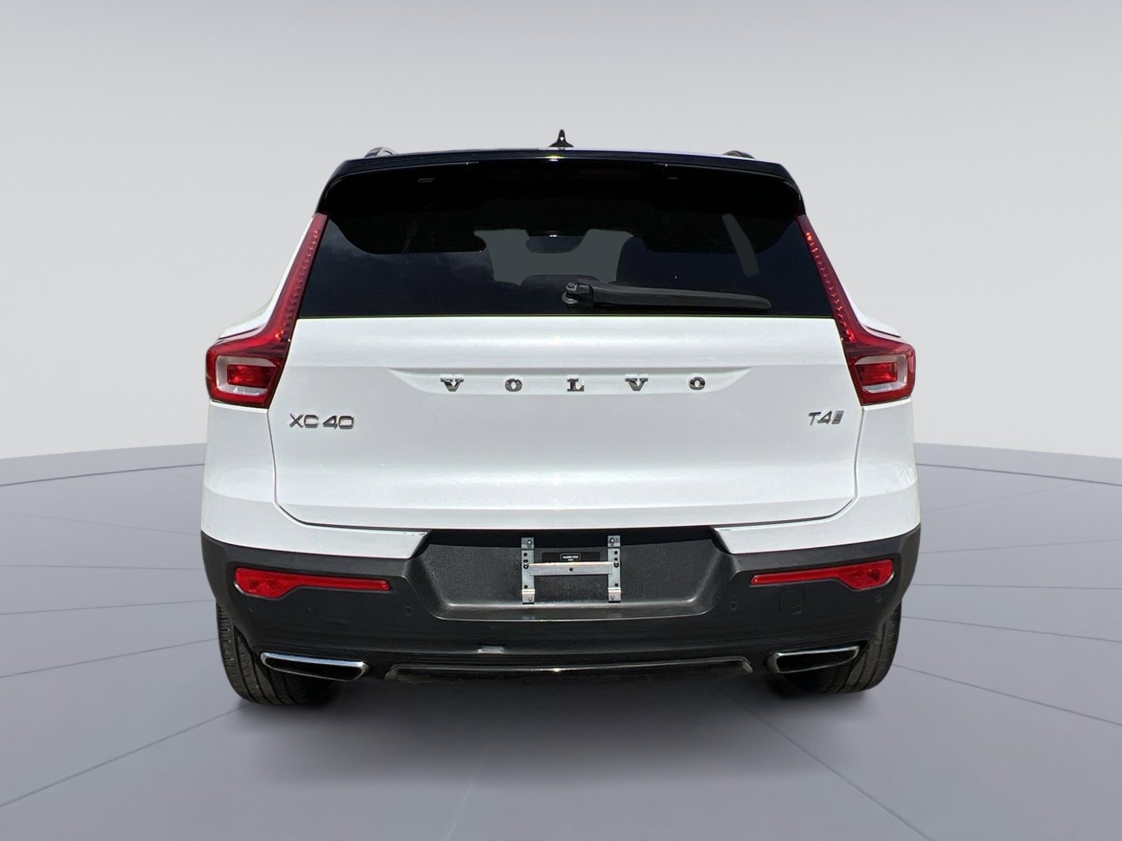 Used 2020 Volvo XC40 T4 R-Design w/ Protection Package Premier image 8