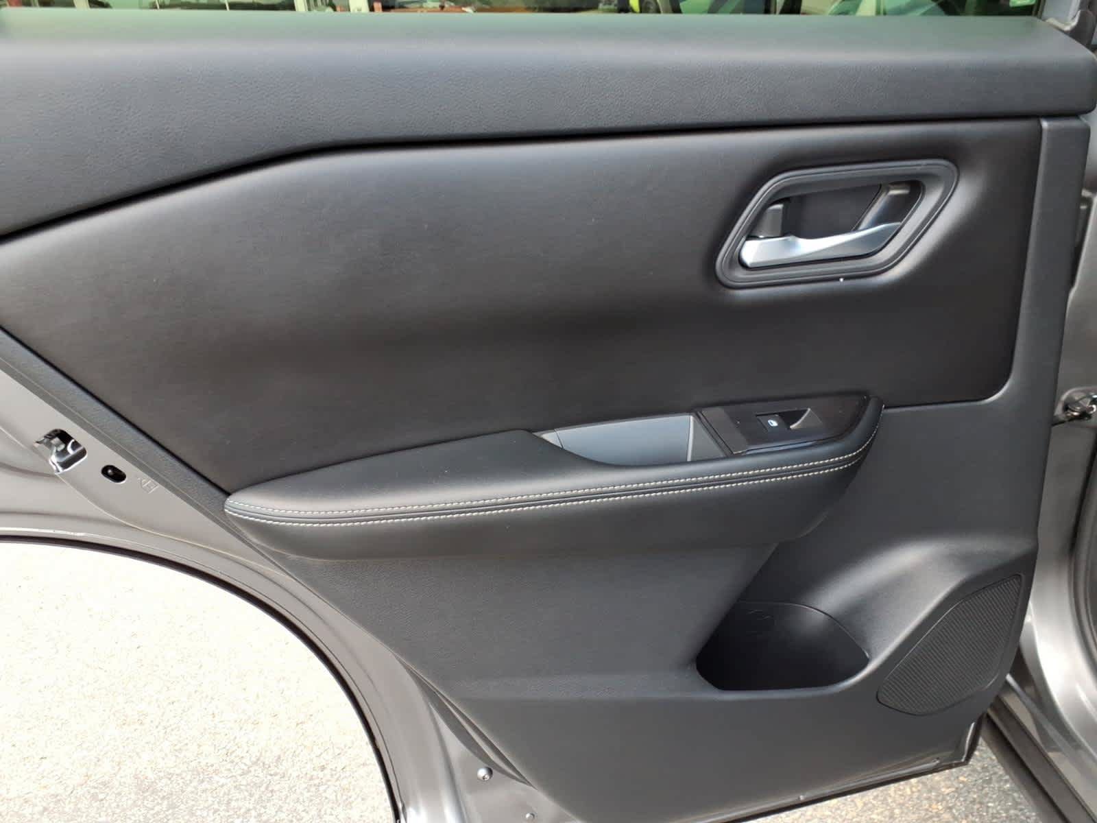 Certified 2024 Nissan Rogue SV AWD/4WD image 12