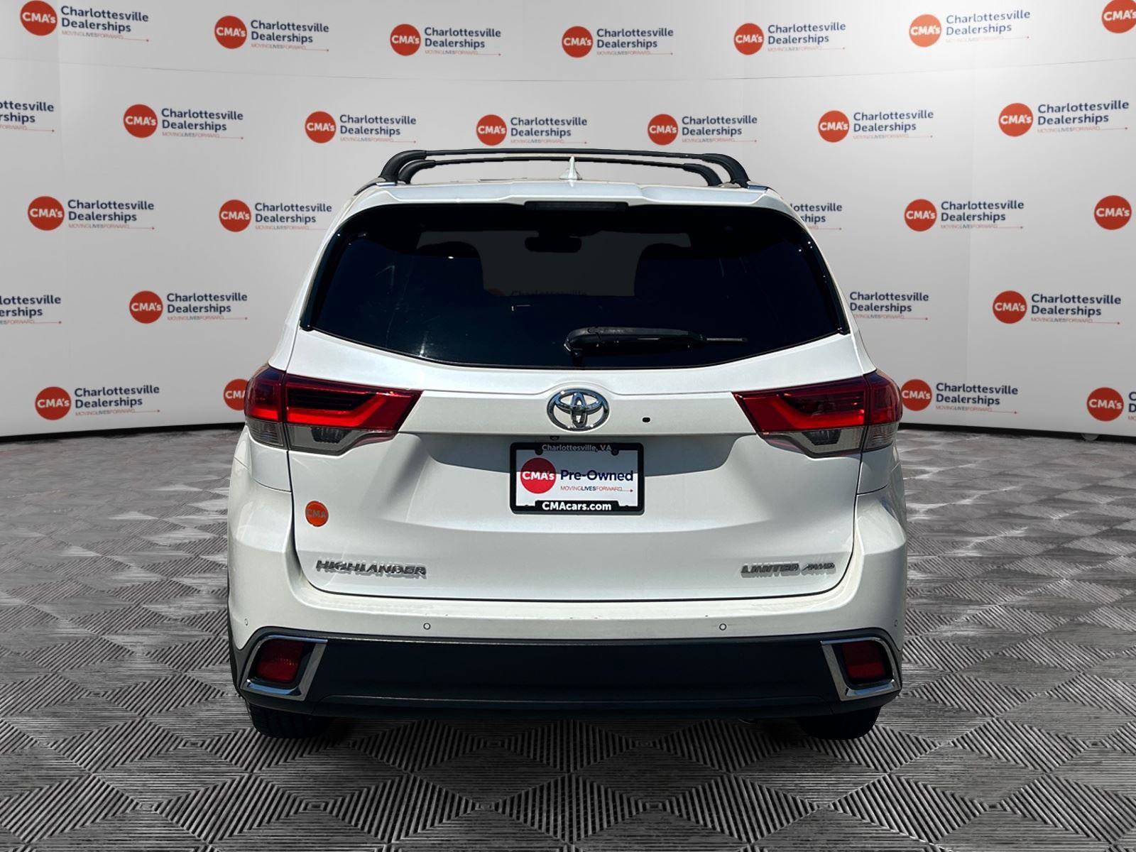Used 2017 Toyota Highlander Limited Platinum image 4