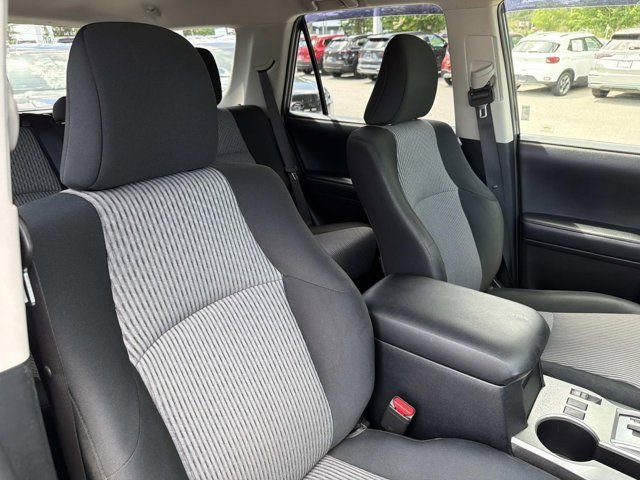 Used 2018 Toyota 4Runner SR5 AWD/4WD image 17