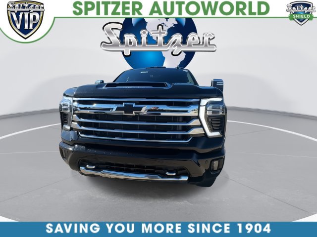 Used 2024 Chevrolet Silverado 2500 High Country w/ Technology Package AWD/4WD image 4