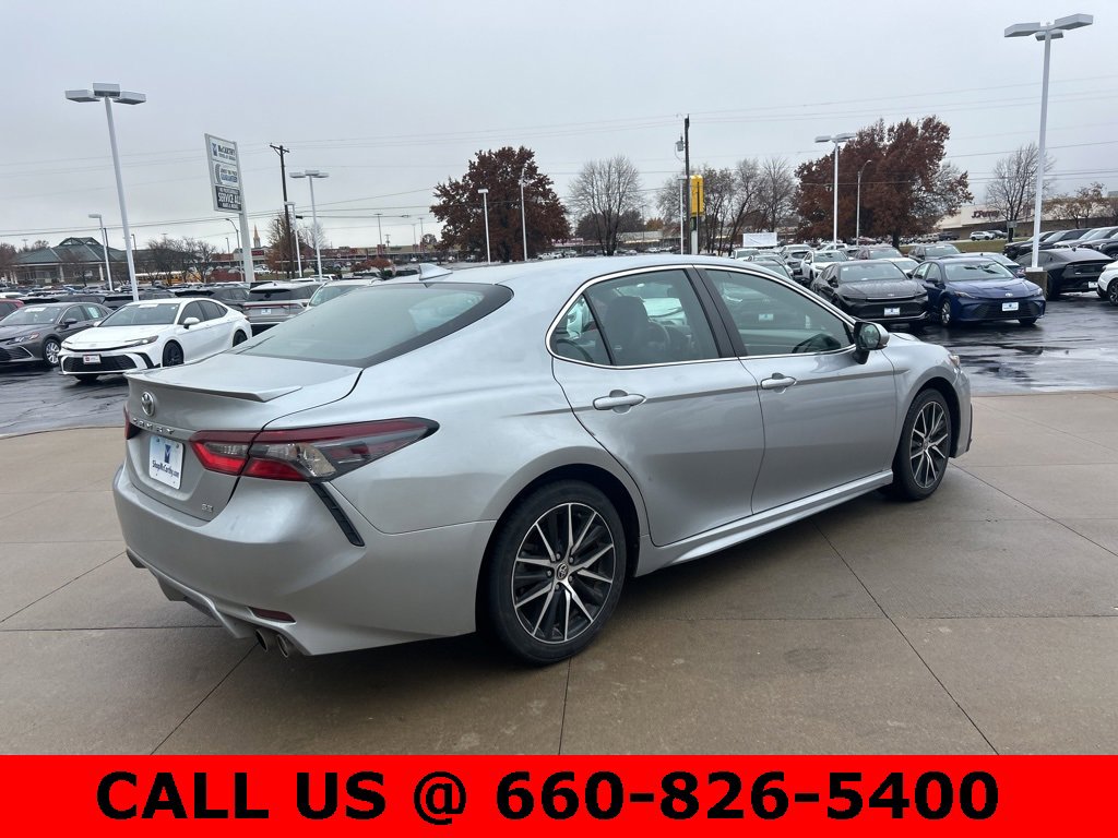Used 2023 Toyota Camry SE image 5