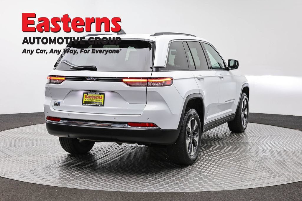 Used 2022 Jeep Grand Cherokee Limited 4xe w/ Luxury Tech Group II AWD/4WD image 5