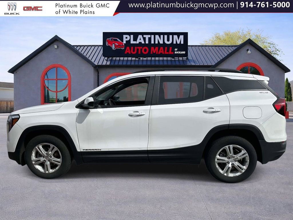 Used 2022 GMC Terrain SLE w/ Driver Convenience Package image 7