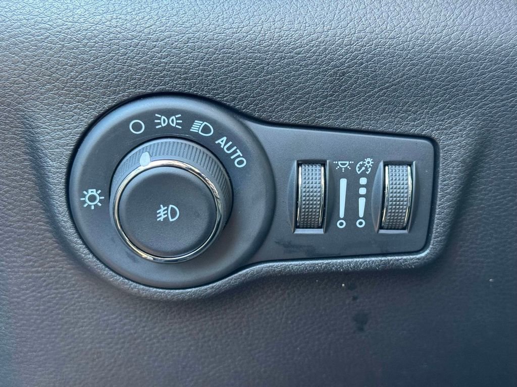 Used 2024 Jeep Compass Trailhawk AWD/4WD image 19