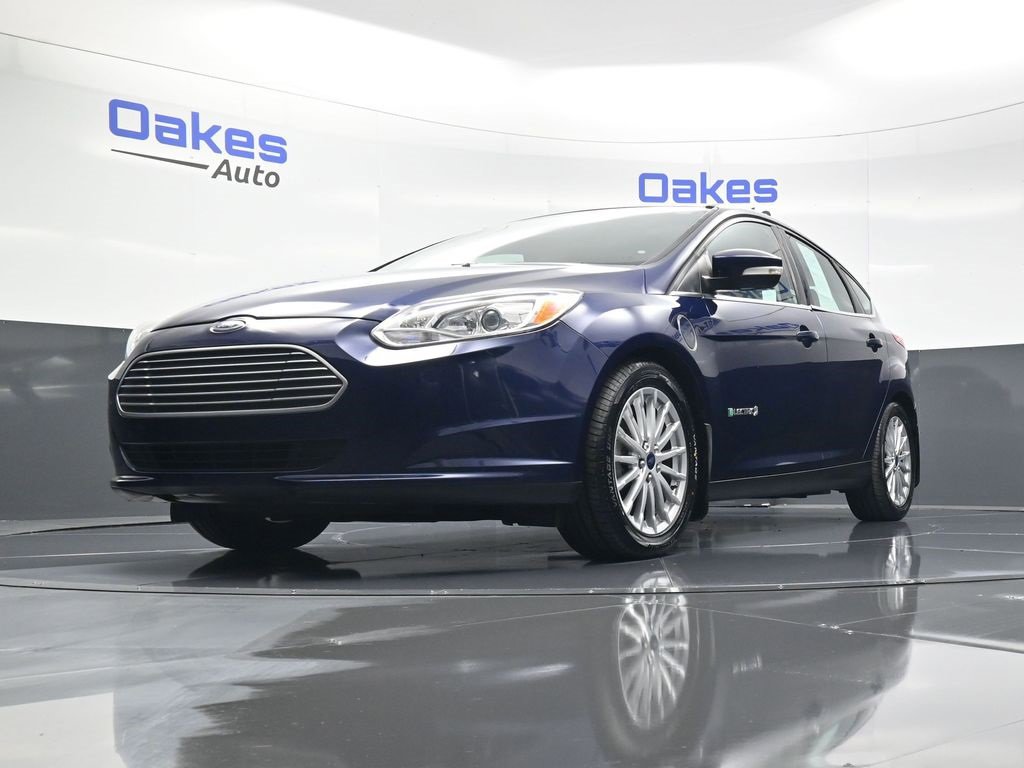 Used 2016 Ford Focus Base w/ Exterior Protection Package image 40