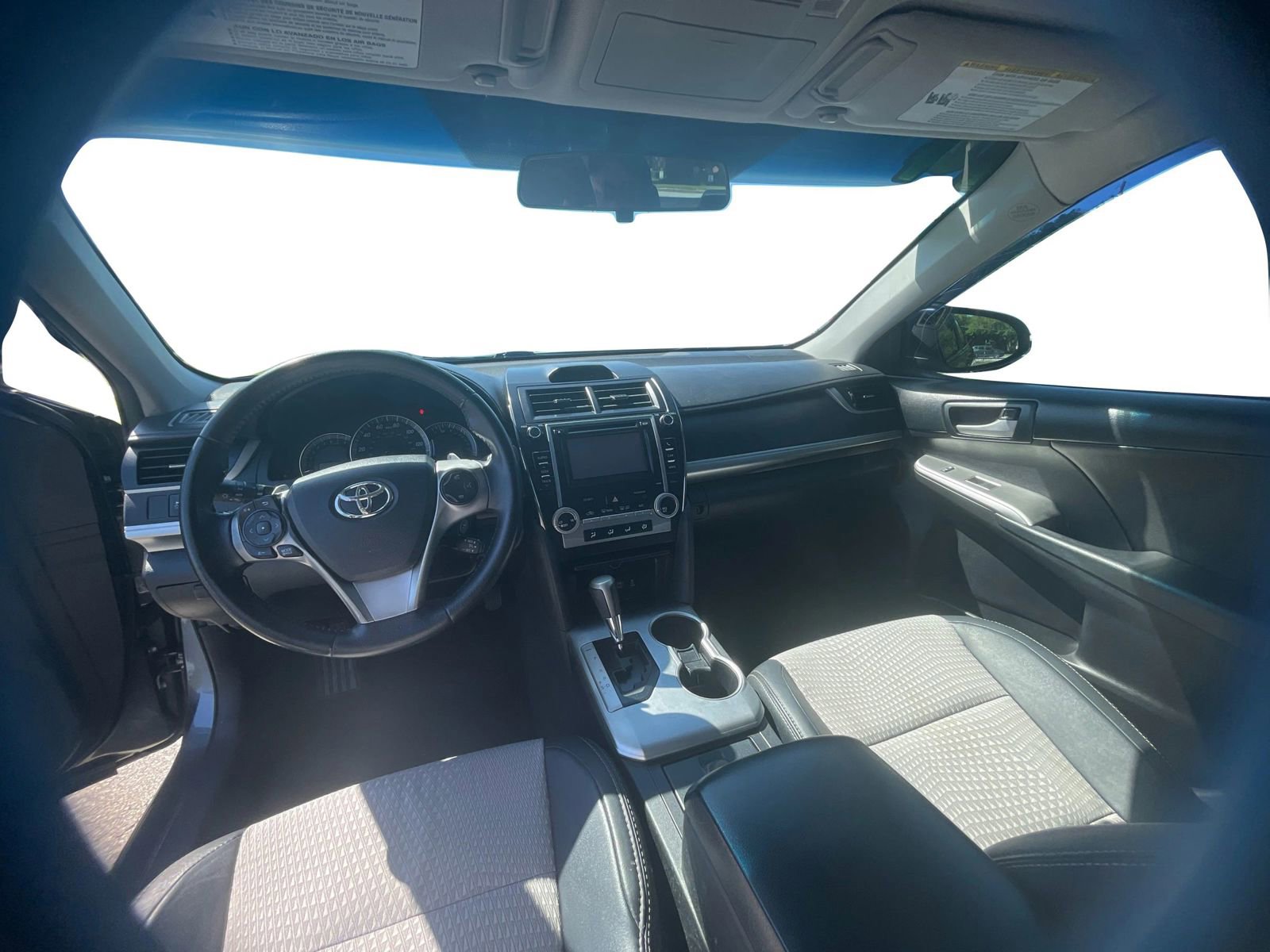 Used 2014 Toyota Camry SE image 13