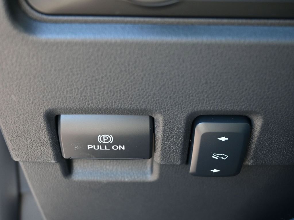 New 2026 Ford F250 Lariat w/ Black Appearance Package image 34